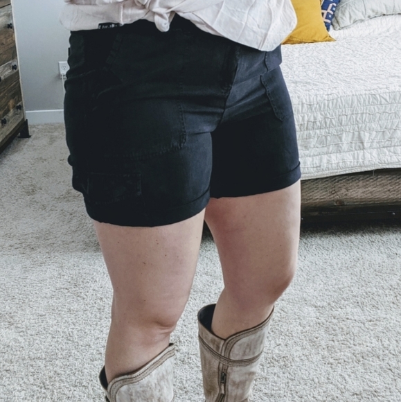 🌿SUNDANCE TENCEL SHORTS🌿 - Picture 5 of 5